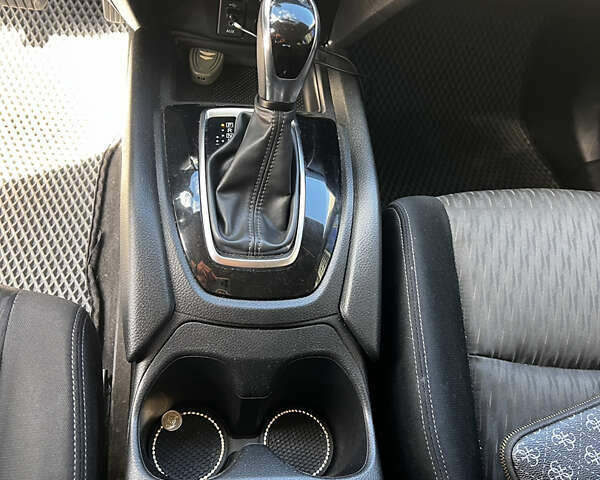 Серый Ниссан Rogue, объемом двигателя 2.49 л и пробегом 119 тыс. км за 15200 $, фото 14 на Automoto.ua