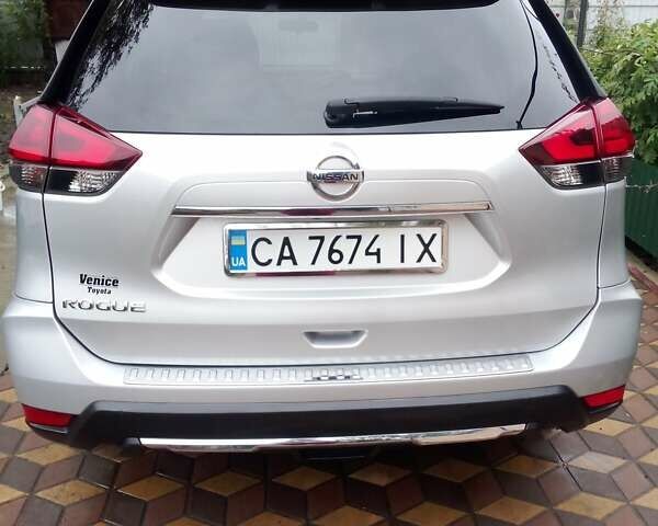 Сірий Ніссан Rogue, об'ємом двигуна 2.49 л та пробігом 115 тис. км за 16500 $, фото 1 на Automoto.ua