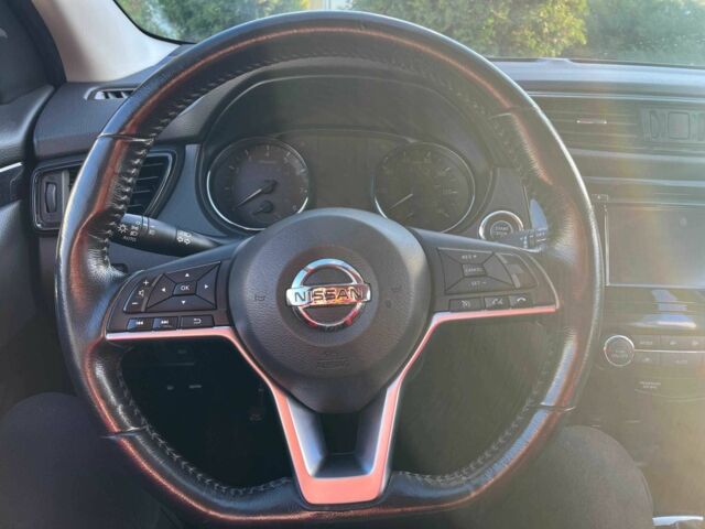Сірий Ніссан Rogue, об'ємом двигуна 2 л та пробігом 198 тис. км за 13999 $, фото 9 на Automoto.ua