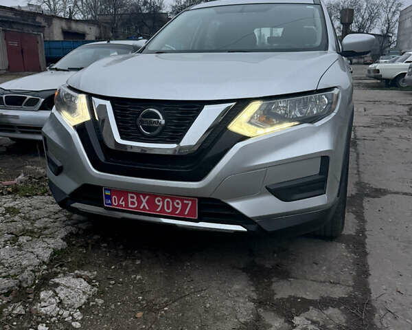 Серый Ниссан Rogue, объемом двигателя 2.5 л и пробегом 143 тыс. км за 13500 $, фото 11 на Automoto.ua