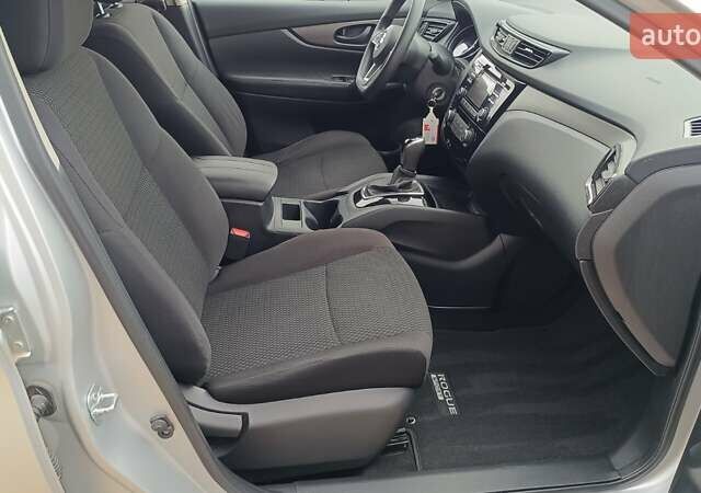 Серый Ниссан Rogue, объемом двигателя 2 л и пробегом 48 тыс. км за 13804 $, фото 5 на Automoto.ua