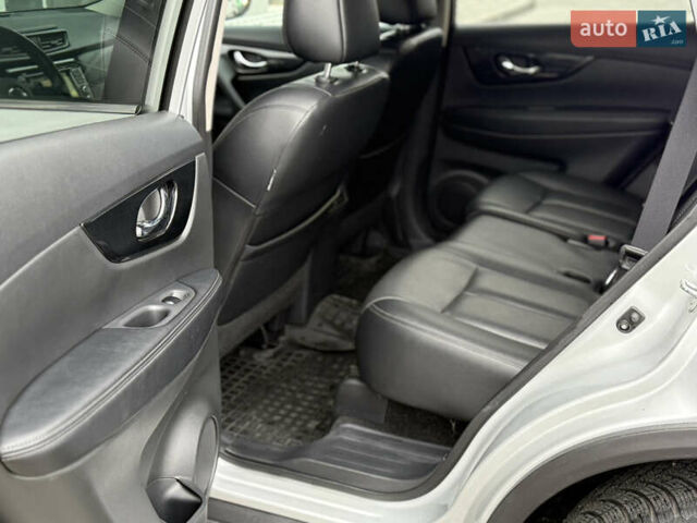 Сірий Ніссан Rogue, об'ємом двигуна 2.5 л та пробігом 47 тис. км за 16999 $, фото 41 на Automoto.ua