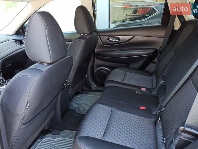 Серый Ниссан Rogue, объемом двигателя 2.5 л и пробегом 150 тыс. км за 14000 $, фото 14 на Automoto.ua