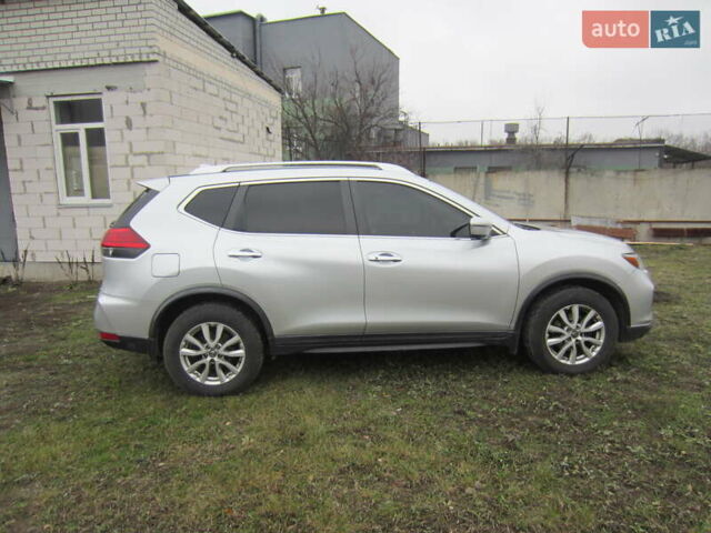 Серый Ниссан Rogue, объемом двигателя 2.5 л и пробегом 120 тыс. км за 16000 $, фото 4 на Automoto.ua