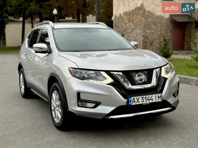 Серый Ниссан Rogue, объемом двигателя 2.5 л и пробегом 74 тыс. км за 15300 $, фото 1 на Automoto.ua