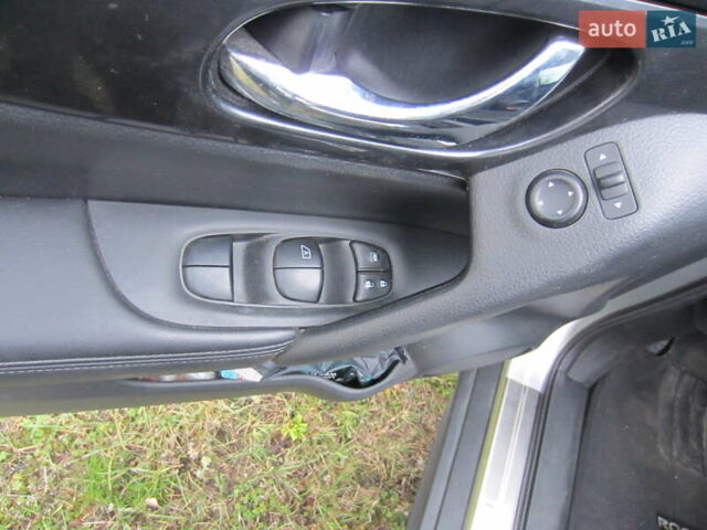 Серый Ниссан Rogue, объемом двигателя 2.5 л и пробегом 120 тыс. км за 16000 $, фото 29 на Automoto.ua
