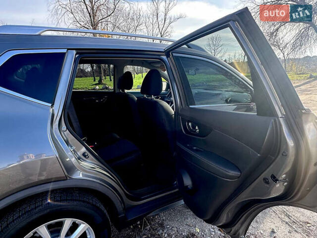 Серый Ниссан Rogue, объемом двигателя 2.5 л и пробегом 85 тыс. км за 14900 $, фото 25 на Automoto.ua