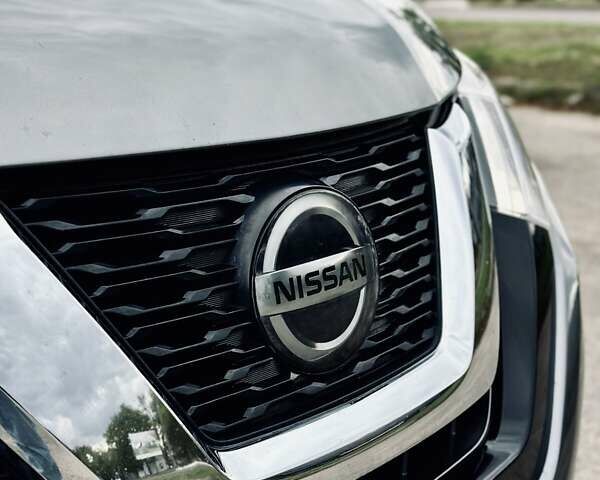 Сірий Ніссан Rogue, об'ємом двигуна 2.5 л та пробігом 180 тис. км за 17500 $, фото 4 на Automoto.ua