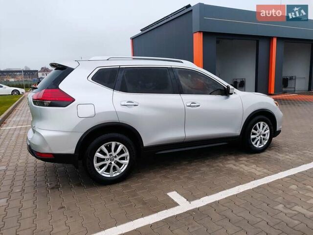 Серый Ниссан Rogue, объемом двигателя 2.49 л и пробегом 132 тыс. км за 13800 $, фото 8 на Automoto.ua