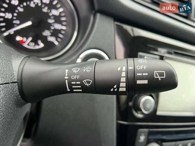 Серый Ниссан Rogue, объемом двигателя 2.5 л и пробегом 119 тыс. км за 14690 $, фото 25 на Automoto.ua