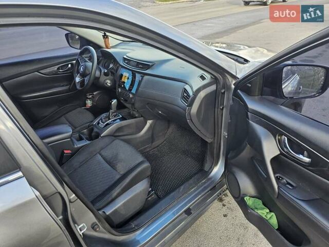 Серый Ниссан Rogue, объемом двигателя 2.49 л и пробегом 177 тыс. км за 12000 $, фото 23 на Automoto.ua