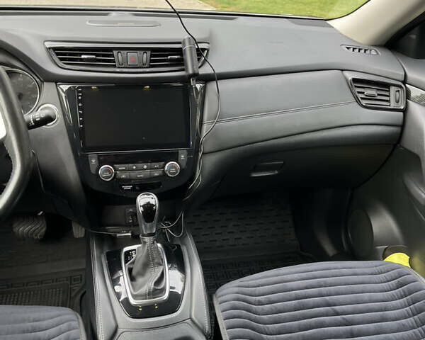 Сірий Ніссан Rogue, об'ємом двигуна 2.49 л та пробігом 94 тис. км за 16700 $, фото 23 на Automoto.ua