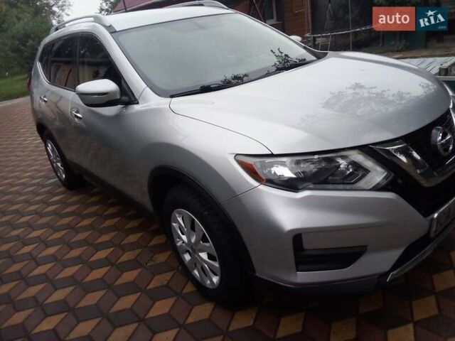 Сірий Ніссан Rogue, об'ємом двигуна 2.49 л та пробігом 115 тис. км за 16500 $, фото 3 на Automoto.ua