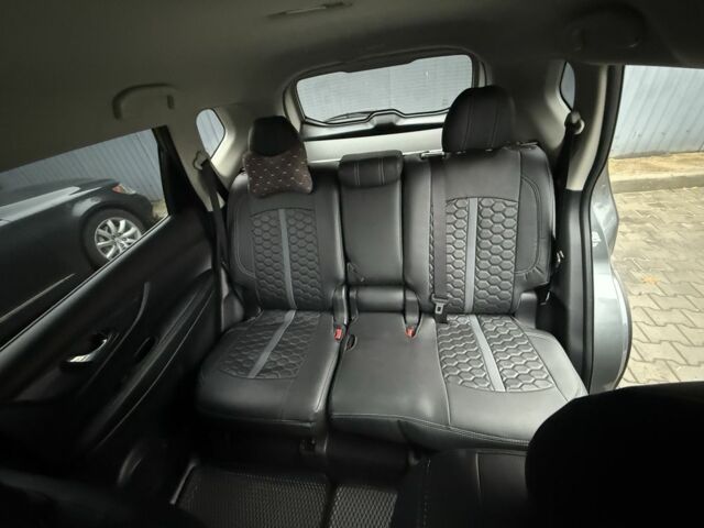 Серый Ниссан Rogue, объемом двигателя 2.5 л и пробегом 143 тыс. км за 15500 $, фото 14 на Automoto.ua