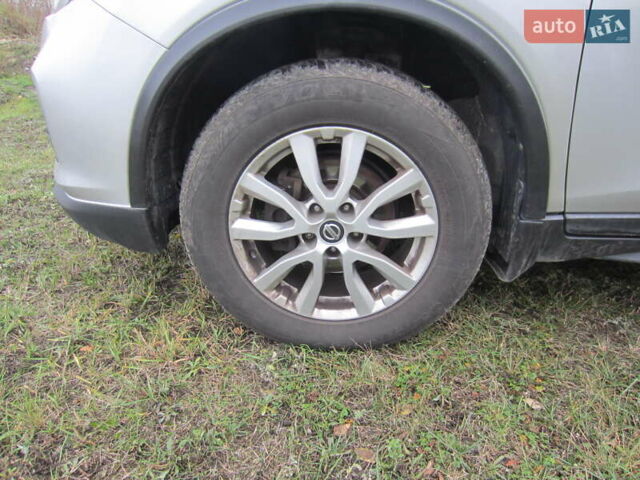 Серый Ниссан Rogue, объемом двигателя 2.5 л и пробегом 120 тыс. км за 16000 $, фото 11 на Automoto.ua
