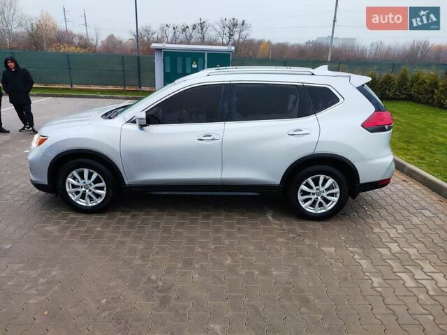 Серый Ниссан Rogue, объемом двигателя 2.49 л и пробегом 132 тыс. км за 13800 $, фото 4 на Automoto.ua