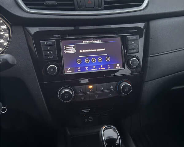 Серый Ниссан Rogue, объемом двигателя 2.5 л и пробегом 143 тыс. км за 13500 $, фото 4 на Automoto.ua