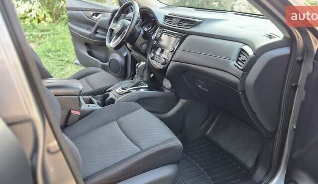 Серый Ниссан Rogue, объемом двигателя 2.5 л и пробегом 301 тыс. км за 11900 $, фото 8 на Automoto.ua