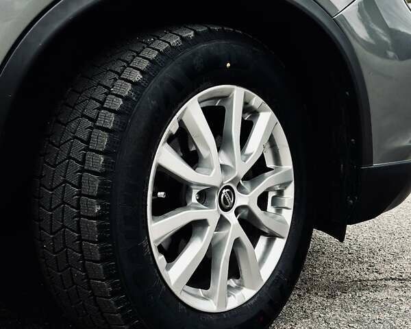 Сірий Ніссан Rogue, об'ємом двигуна 2.5 л та пробігом 180 тис. км за 17500 $, фото 9 на Automoto.ua