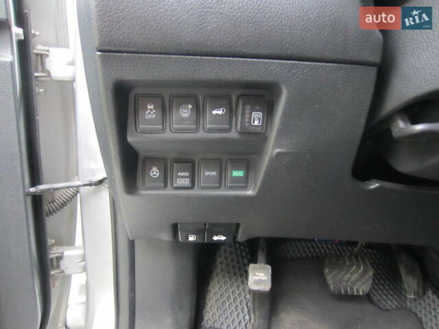 Серый Ниссан Rogue, объемом двигателя 2.5 л и пробегом 120 тыс. км за 16000 $, фото 27 на Automoto.ua