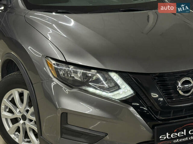 Серый Ниссан Rogue, объемом двигателя 2 л и пробегом 132 тыс. км за 16999 $, фото 2 на Automoto.ua