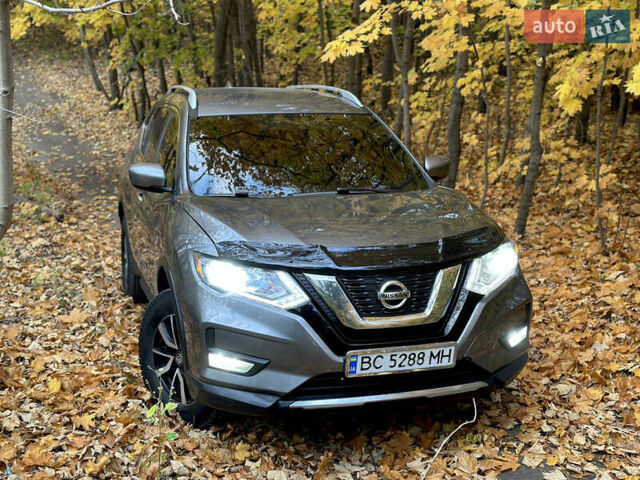 Серый Ниссан Rogue, объемом двигателя 2.49 л и пробегом 180 тыс. км за 13300 $, фото 4 на Automoto.ua