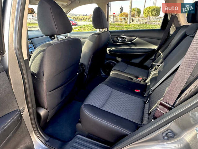 Серый Ниссан Rogue, объемом двигателя 2.5 л и пробегом 85 тыс. км за 14900 $, фото 22 на Automoto.ua