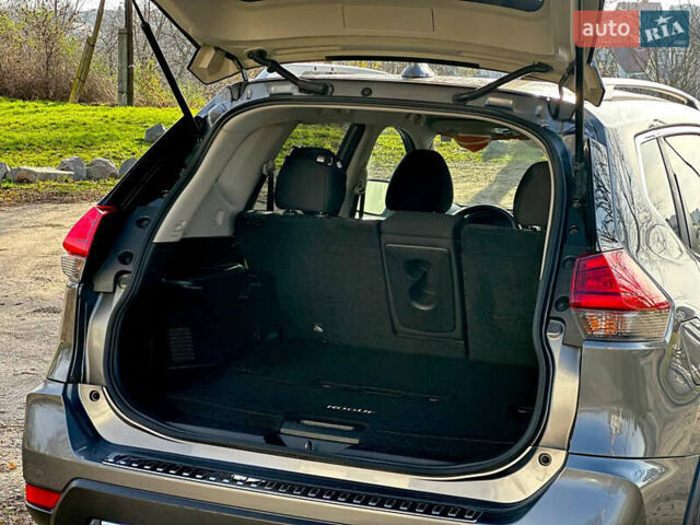 Серый Ниссан Rogue, объемом двигателя 2.5 л и пробегом 85 тыс. км за 14900 $, фото 16 на Automoto.ua