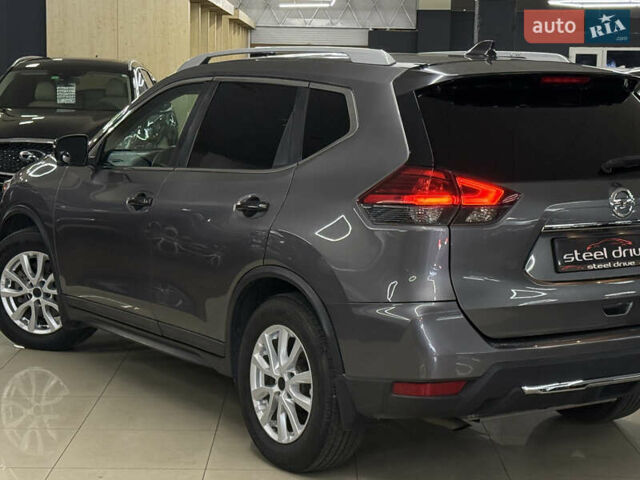 Серый Ниссан Rogue, объемом двигателя 2 л и пробегом 132 тыс. км за 16999 $, фото 7 на Automoto.ua