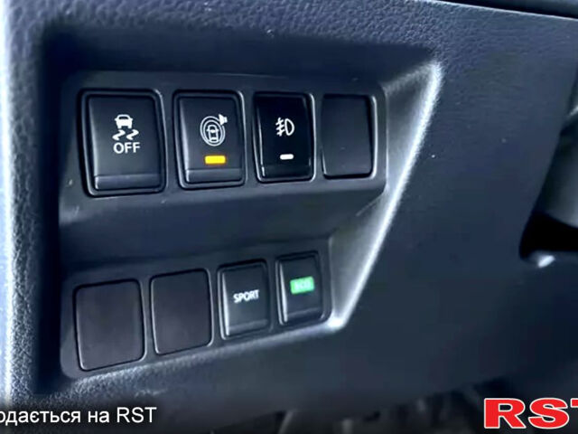 Серый Ниссан Rogue, объемом двигателя 2.5 л и пробегом 108 тыс. км за 15999 $, фото 6 на Automoto.ua