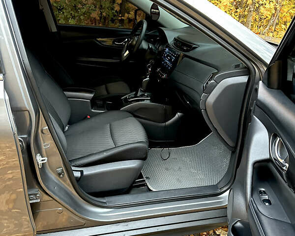 Серый Ниссан Rogue, объемом двигателя 2.49 л и пробегом 180 тыс. км за 13300 $, фото 35 на Automoto.ua