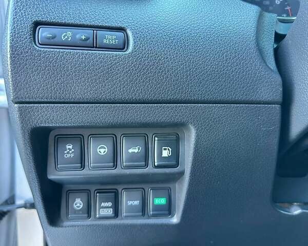 Серый Ниссан Rogue, объемом двигателя 2.49 л и пробегом 160 тыс. км за 16200 $, фото 21 на Automoto.ua