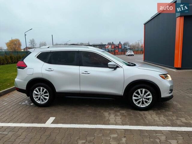 Серый Ниссан Rogue, объемом двигателя 2.49 л и пробегом 132 тыс. км за 13800 $, фото 7 на Automoto.ua