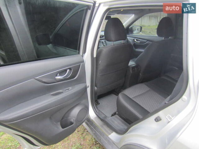 Серый Ниссан Rogue, объемом двигателя 2.5 л и пробегом 120 тыс. км за 16000 $, фото 18 на Automoto.ua