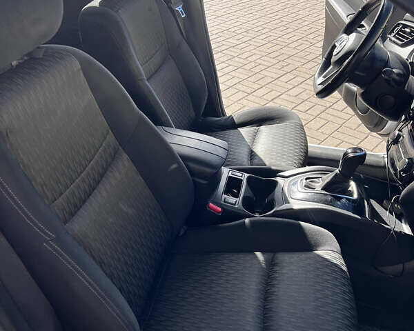 Серый Ниссан Rogue, объемом двигателя 2.49 л и пробегом 119 тыс. км за 15200 $, фото 16 на Automoto.ua