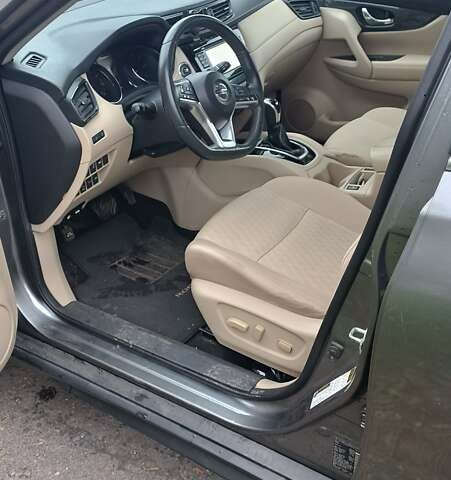 Серый Ниссан Rogue, объемом двигателя 2.49 л и пробегом 136 тыс. км за 14300 $, фото 10 на Automoto.ua