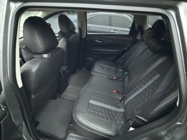 Серый Ниссан Rogue, объемом двигателя 2.5 л и пробегом 143 тыс. км за 15500 $, фото 10 на Automoto.ua