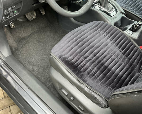 Сірий Ніссан Rogue, об'ємом двигуна 2.49 л та пробігом 94 тис. км за 16700 $, фото 45 на Automoto.ua