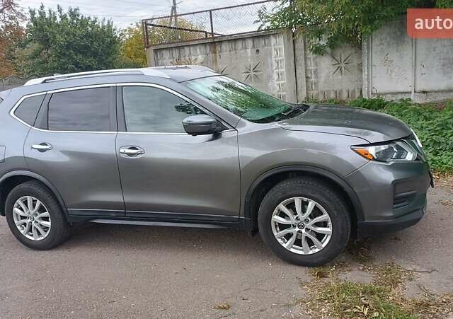 Серый Ниссан Rogue, объемом двигателя 2.49 л и пробегом 136 тыс. км за 14300 $, фото 1 на Automoto.ua