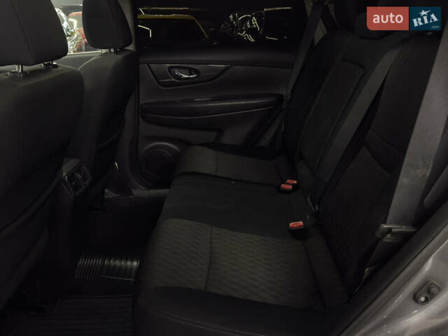 Серый Ниссан Rogue, объемом двигателя 2 л и пробегом 132 тыс. км за 16999 $, фото 18 на Automoto.ua