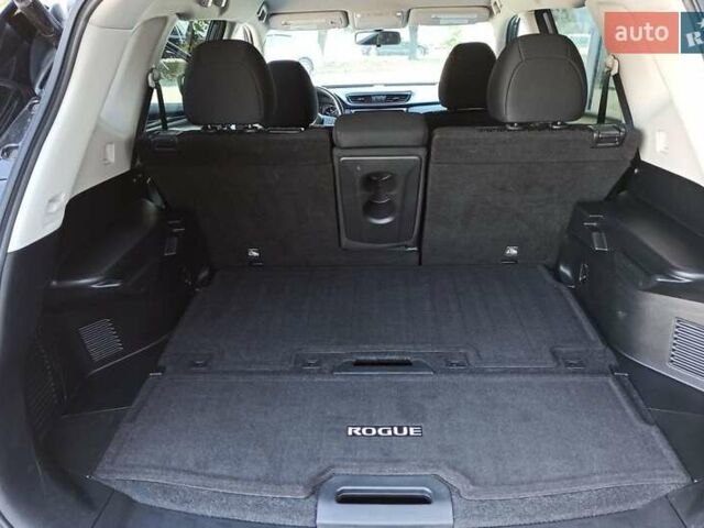 Серый Ниссан Rogue, объемом двигателя 2.5 л и пробегом 150 тыс. км за 14000 $, фото 18 на Automoto.ua