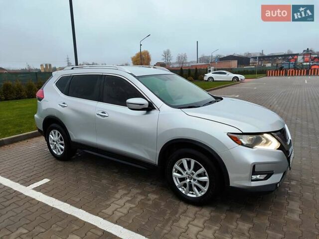 Серый Ниссан Rogue, объемом двигателя 2.49 л и пробегом 132 тыс. км за 13800 $, фото 6 на Automoto.ua