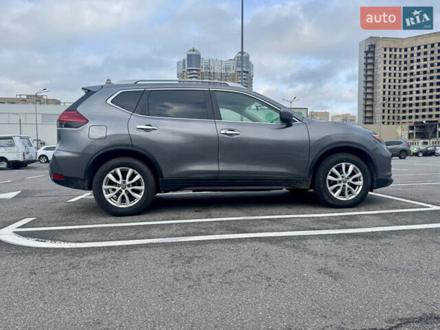 Серый Ниссан Rogue, объемом двигателя 2.49 л и пробегом 154 тыс. км за 13700 $, фото 2 на Automoto.ua