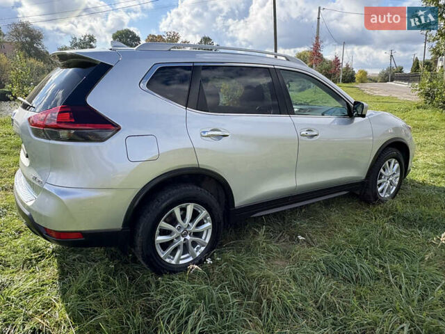 Серый Ниссан Rogue, объемом двигателя 2.49 л и пробегом 119 тыс. км за 14750 $, фото 3 на Automoto.ua