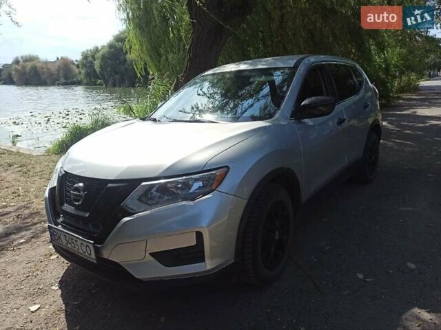 Серый Ниссан Rogue, объемом двигателя 2.5 л и пробегом 160 тыс. км за 12000 $, фото 8 на Automoto.ua