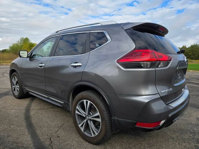 Серый Ниссан Rogue, объемом двигателя 2.5 л и пробегом 69 тыс. км за 6300 $, фото 6 на Automoto.ua