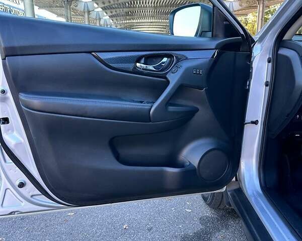 Серый Ниссан Rogue, объемом двигателя 2.49 л и пробегом 160 тыс. км за 16200 $, фото 26 на Automoto.ua