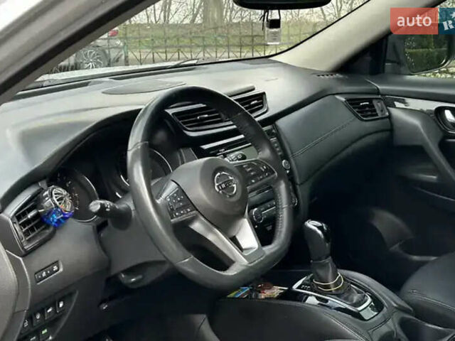 Серый Ниссан Rogue, объемом двигателя 2.49 л и пробегом 160 тыс. км за 15000 $, фото 17 на Automoto.ua