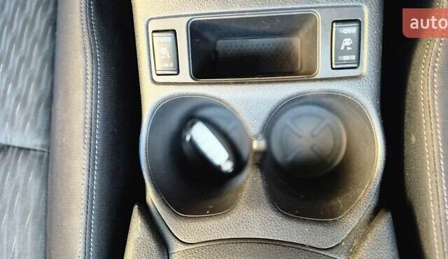 Серый Ниссан Rogue, объемом двигателя 2.5 л и пробегом 301 тыс. км за 11900 $, фото 19 на Automoto.ua