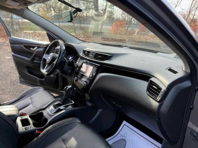 Серый Ниссан Rogue, объемом двигателя 2 л и пробегом 58 тыс. км за 5500 $, фото 7 на Automoto.ua